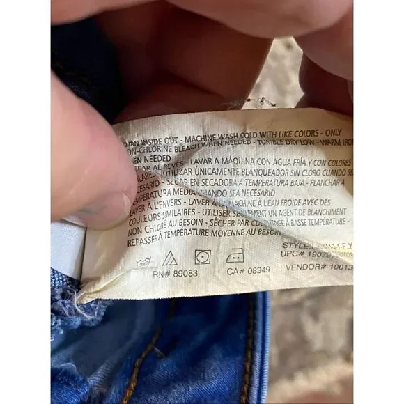 l.e.i. • Blue High Waisted Triple Button Skinny Jeans • Size 5 - Picture 5 of 12